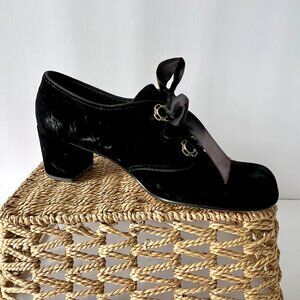 Vintage Black Velvet Block Heels, Satin Tie Size 8, With Original Box 1960's VGC